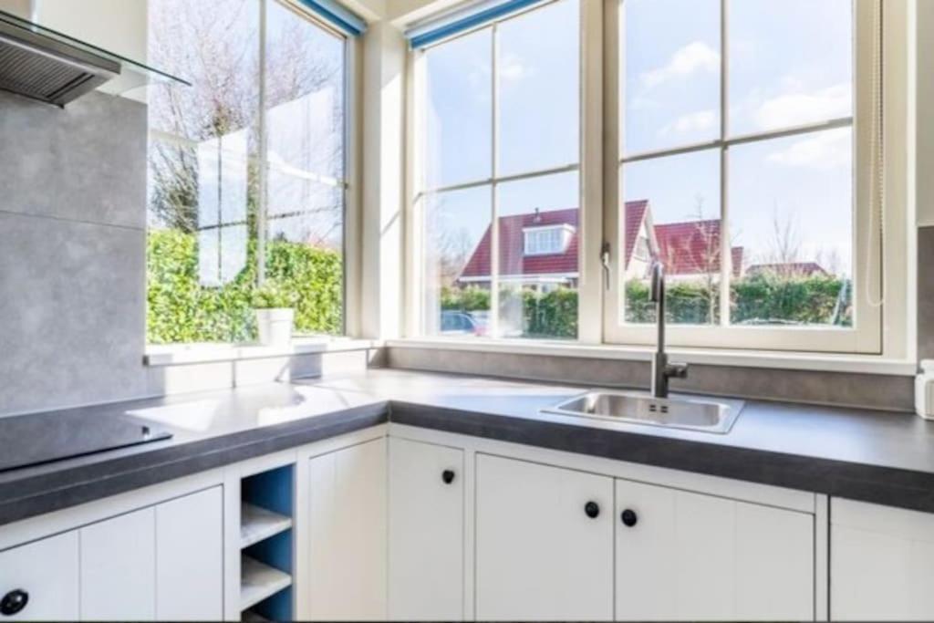 Comfort Villa For 8 People Zeewolde Extérieur photo