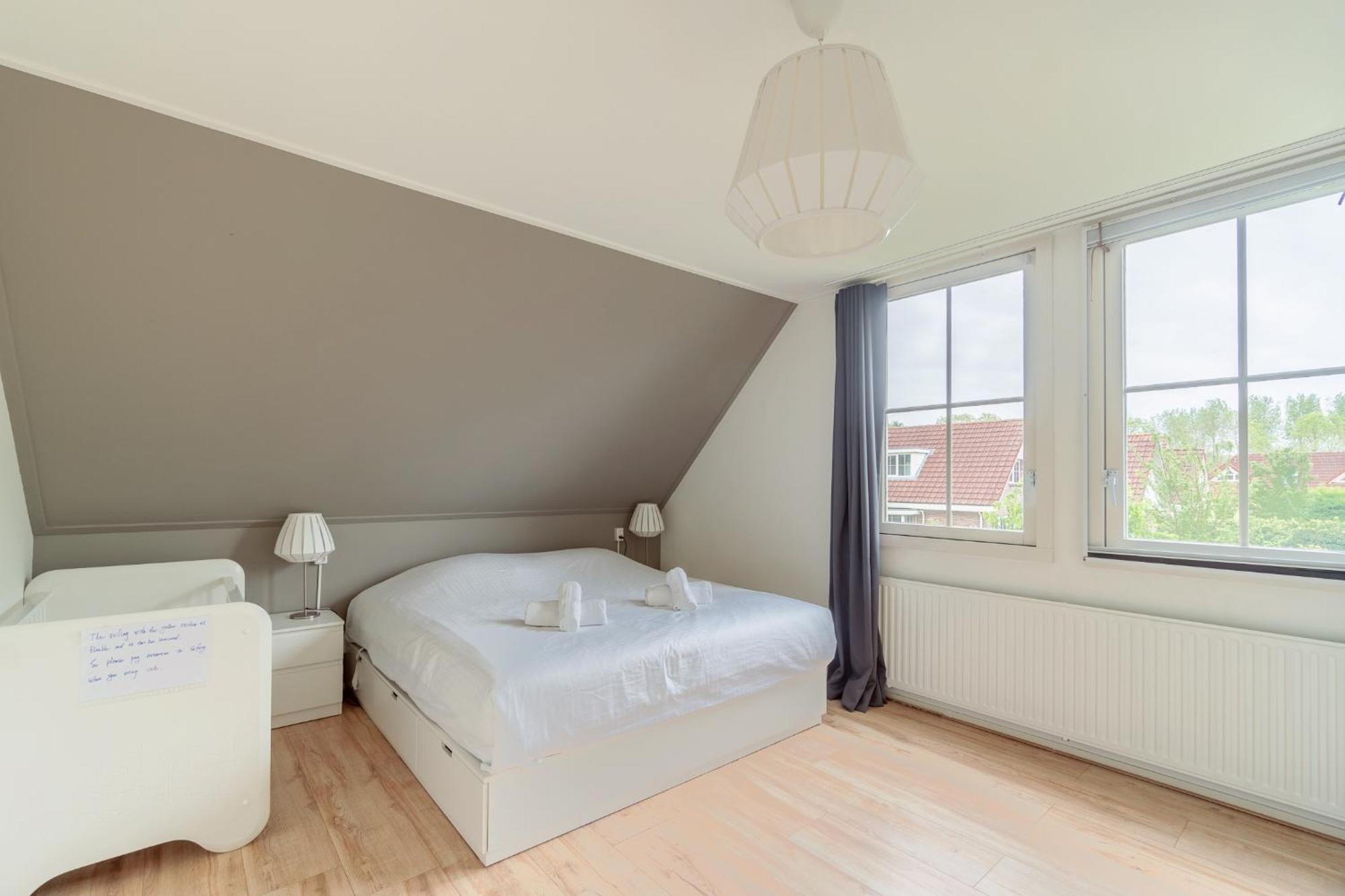 Comfort Villa For 8 People Zeewolde Extérieur photo