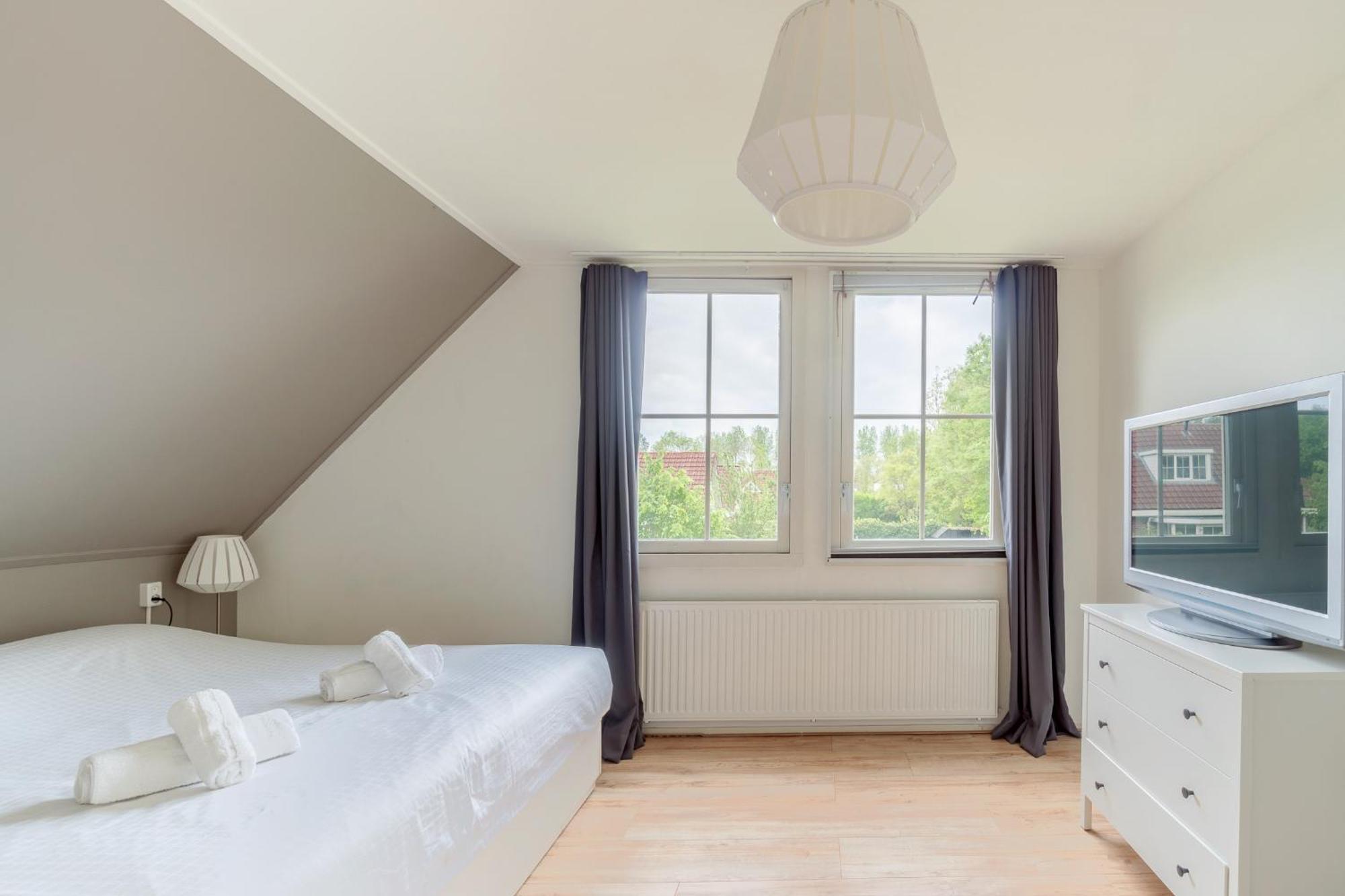 Comfort Villa For 8 People Zeewolde Extérieur photo