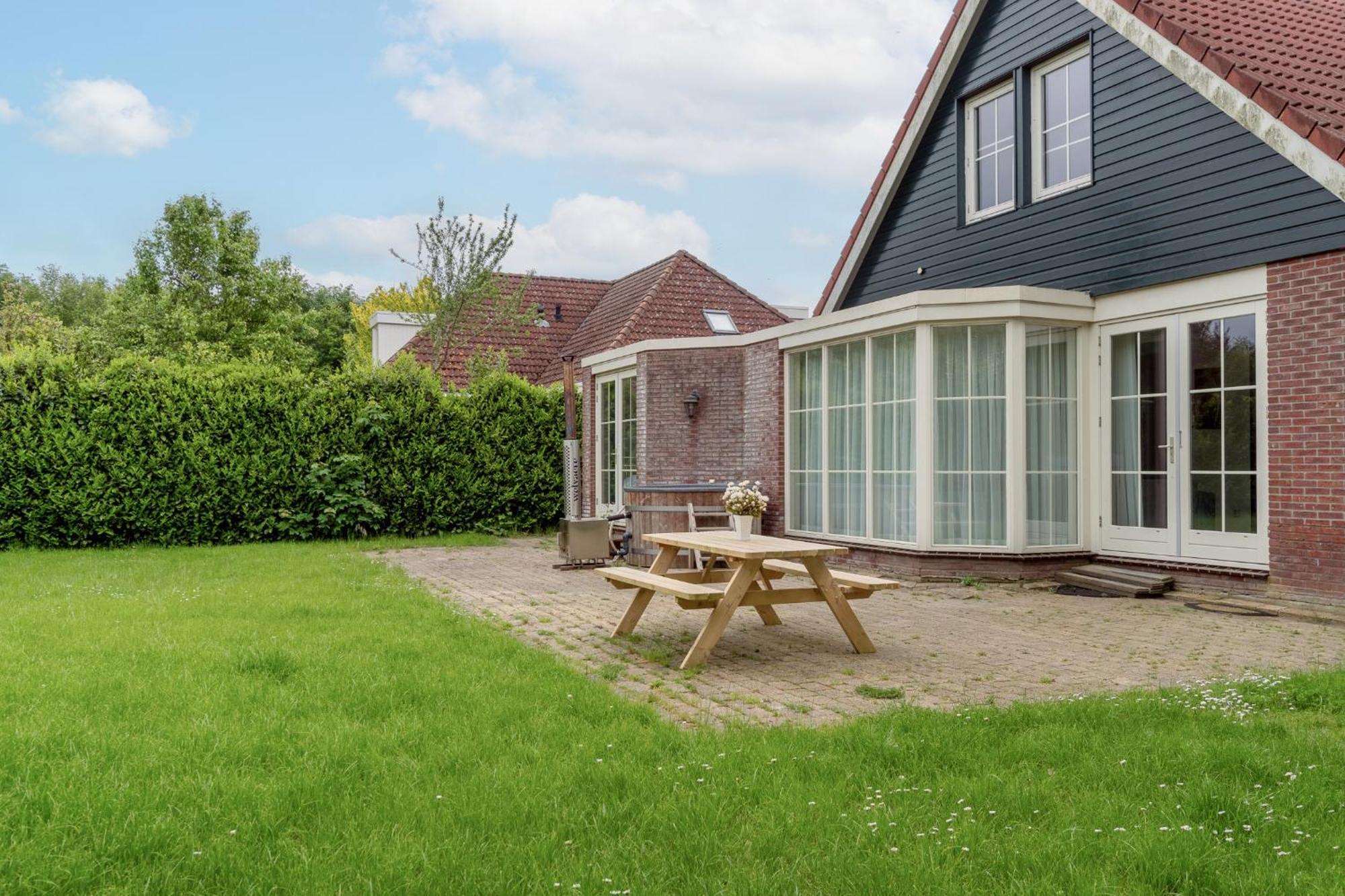 Comfort Villa For 8 People Zeewolde Extérieur photo
